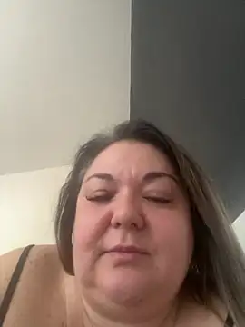 MikyVesela Adlı Modelin Canlı XXX Sohbeti