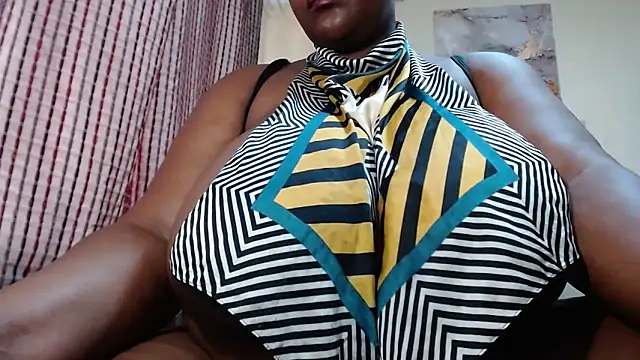 CHOCOLATEDARKBUSTYX – Live XXX-chat