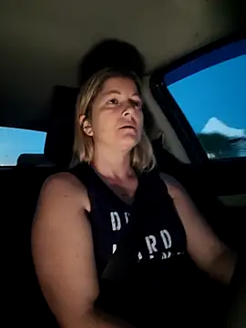 NikkiBlisss 即時 XXX 聊天