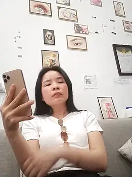 Ivy_Trix2 即時 XXX 聊天