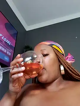 SWEETDOLLY29XX Live XXX Chat