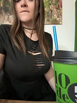 CrazyTori Adlı Modelin Canlı XXX Sohbeti