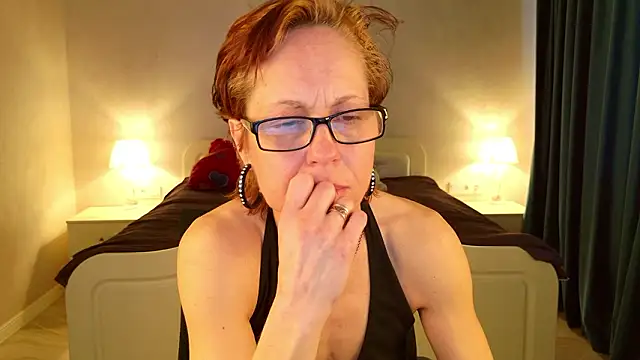 LioraWeiss: απευθείας συνομιλία ΧΧΧ