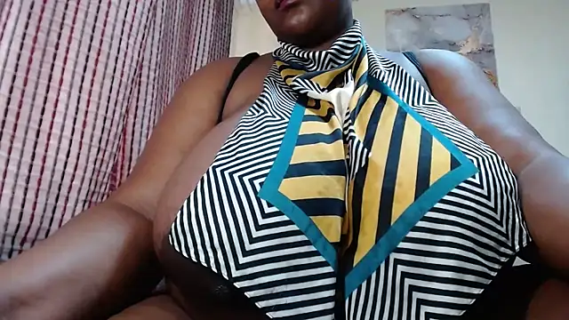 CHOCOLATEDARKBUSTYX's Live XXX Chat