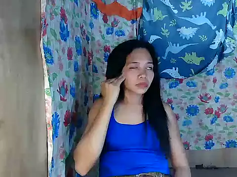 PinaySkinnyGirl's Live XXX Chat