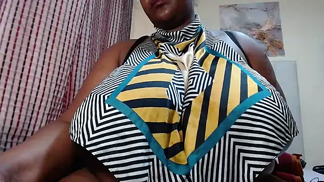 CHOCOLATEDARKBUSTYX Adlı Modelin Canlı XXX Sohbeti