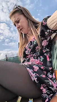 Risky_julia2330 – Naživo XXX chat