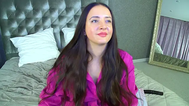 ElinaBellucci's Live XXX Chat