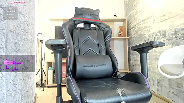 Show modela SophieWolf_ na web-kameri