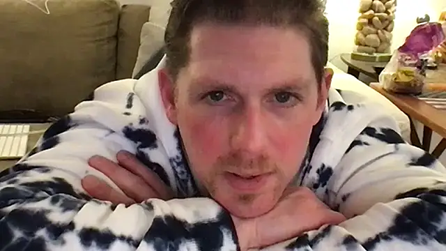 Chat XXX en directo de 9VOLTT