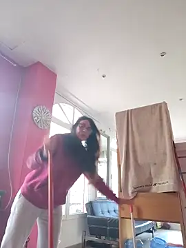 Eimikuro11 লাইভ XXX চ্যাট