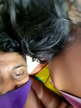 naughty-bou1 webkamerás műsora