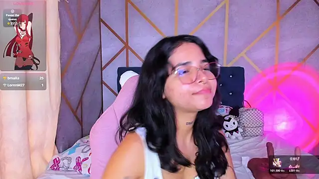 _vaiolet_owo élő XXX-chatje