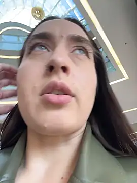 Holly_Play Chat XXX in diretta