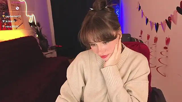 Emillias: онлайн-секс-чат