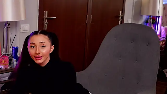 XXX chat uživo modela JenniferLovve