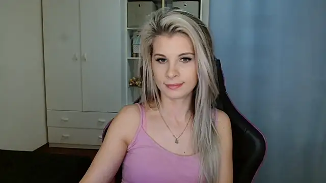 KristineGlow Chat XXX in diretta