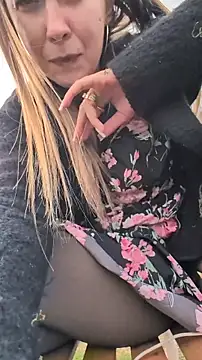 Chat +18 de Risky_julia2330 ao vivo