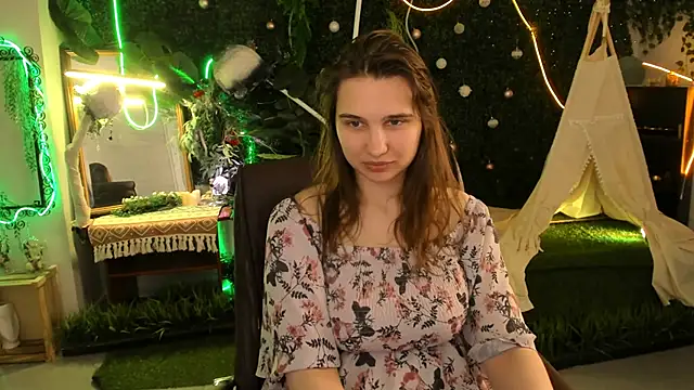 TessaMill: онлайн-секс-чат