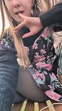 Chat +18 de Risky_julia2330 ao vivo