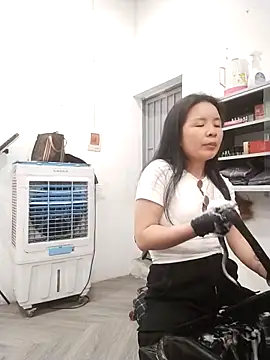 Ivy_Trix2's Live XXX Chat