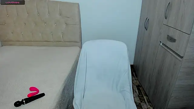 emily1_ Chat XXX in diretta