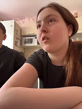 AlphaStream: διαδικτυακό σόου στην κάμερα