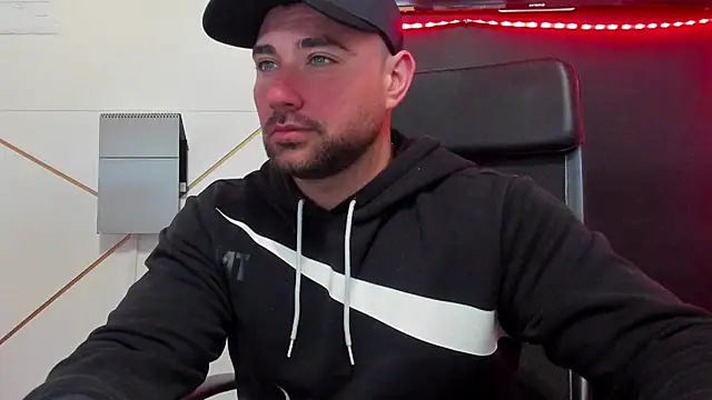 DuncanStone Adlı Modelin Canlı XXX Sohbeti