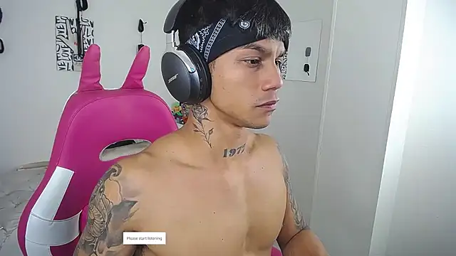 Leonard_Price Chat XXX live