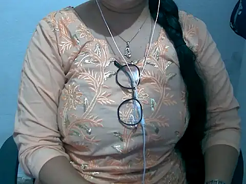 Chat XXX en directo de Cute_Aliyaa