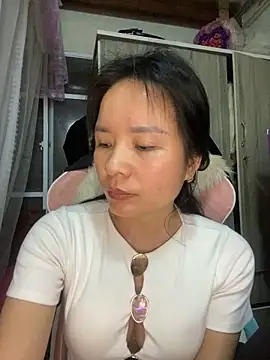 Ivy_Trix2's Live XXX Chat