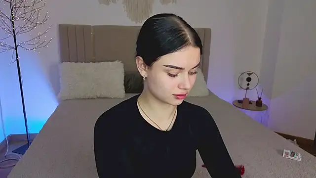 Silena_sky Adlı Modelin Canlı XXX Sohbeti