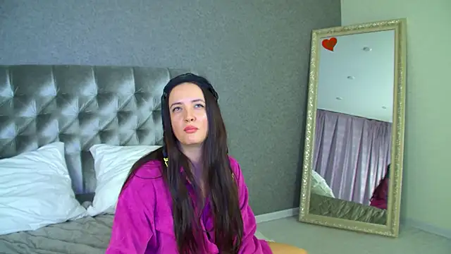 ElinaBellucciのライブXXXチャット