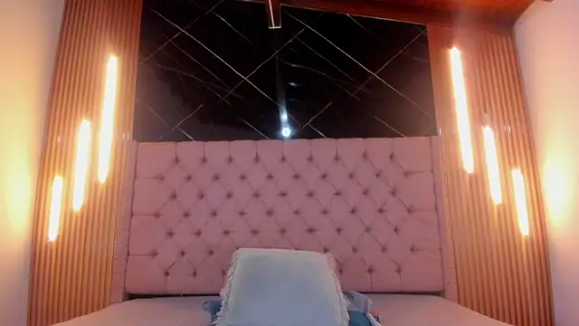 Sembang XXX Secara Langsung AinaPink