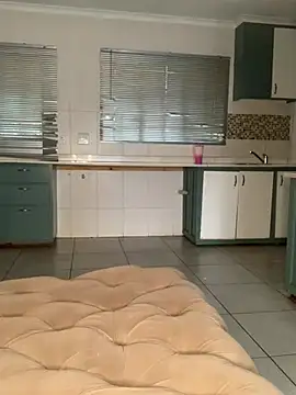 Ass-QueenのライブXXXチャット