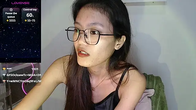 Chatroom XXX en direct de skinny_gracie