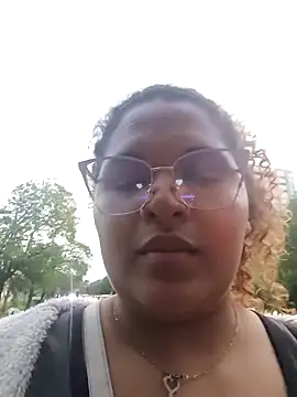 Adina_Skaly Show in webcam