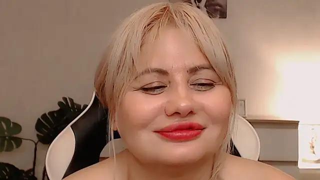 Chat +18 de Lola_Richie ao vivo