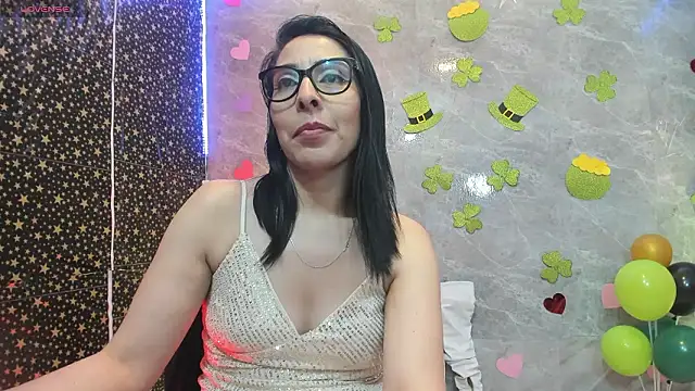 دردشة adellelennoxx الجنسية المباشرة