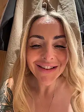 Chat XXX en directo de EmaSalis