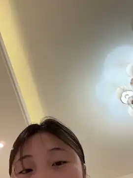 LXR77887 Webcam show