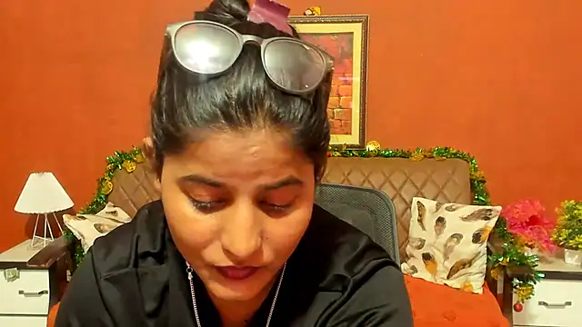 Jasmine_Jaey1's Live XXX Chat