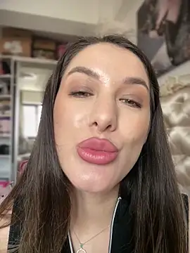 Онлайн чат XXX HotXMom_