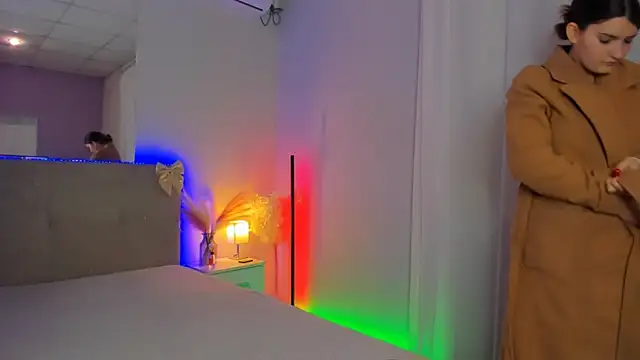 Онлайн чат XXX Laura_Leee