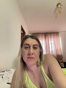 MissGinax: онлайн-секс-чат