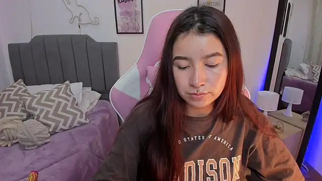 Chat +18 de Amy_joones ao vivo