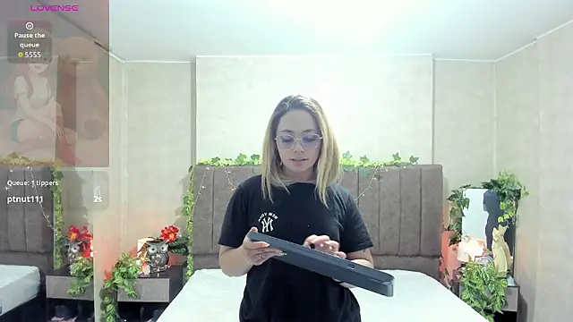 LanaMills_ – Live XXX-chat