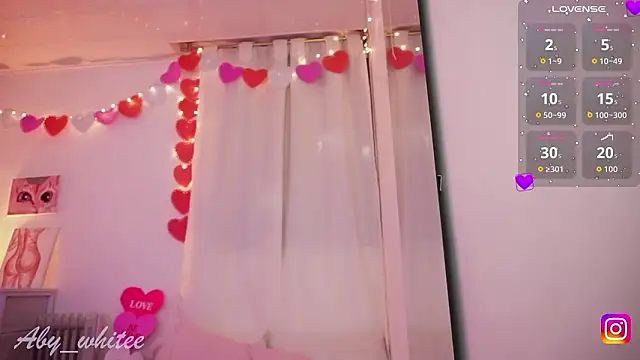 AbyWhitee 现场XXX聊天