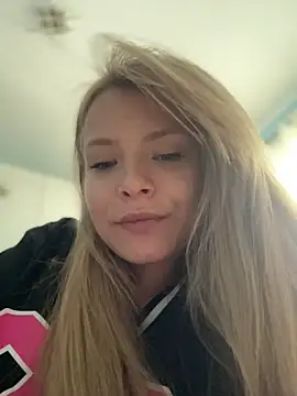 Chatroom XXX en direct de AnastasiaAniess