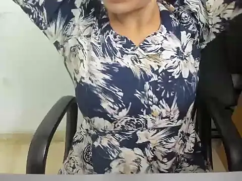 Chatroom XXX en direct de Hotsurbhi